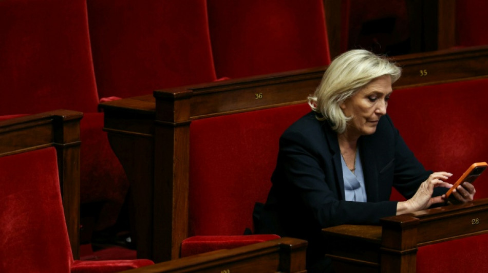 Le Pen nimmt an Brigitte Bardots Beerdigung teil - Macron kommt nicht