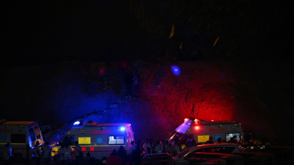 Medien: Erster von 41 in indischem Tunnel versch&uuml;tteten Arbeitern gerettet 