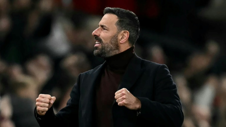 Com Van Nistelrooy como t&eacute;cnico interino, United empata com Chelsea (1-1)