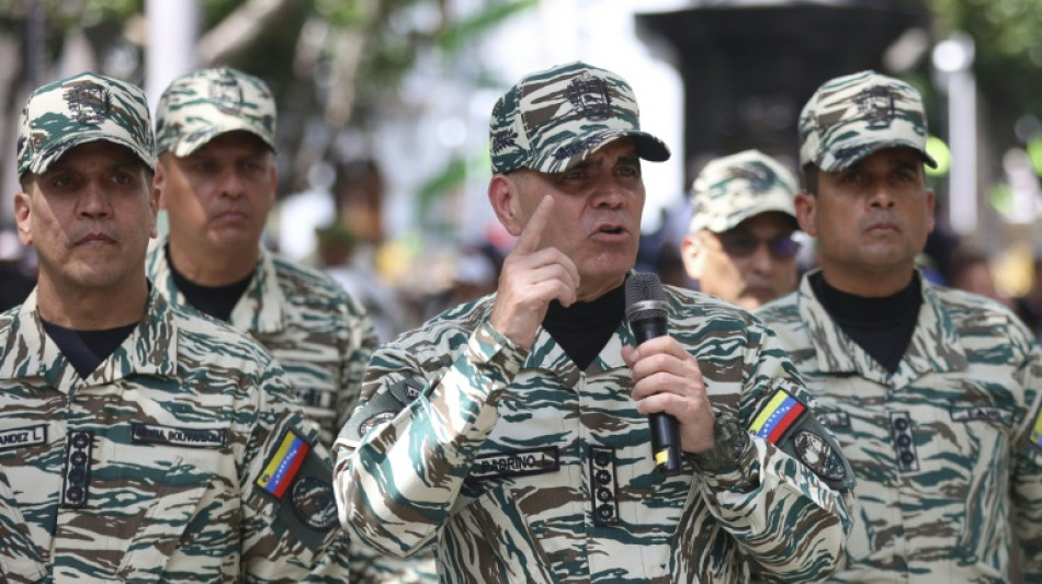 Militares da Venezuela impedir&atilde;o um governo 'ajoelhado' ante os EUA, diz ministro