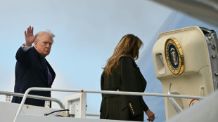 Trump dice que la suspensión de las decisiones de asilo en EEUU durará "mucho tiempo"