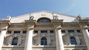 Borsa: Milano chiude in calo, Ftse Mib -0,75%