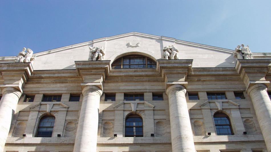 Borsa: Milano chiude in rialzo, Ftse Mib +0,49%