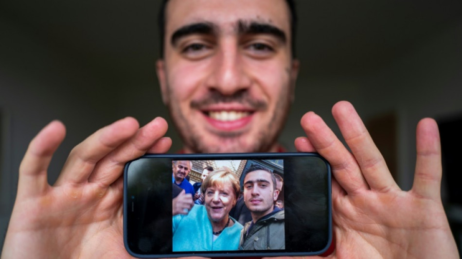 Merkel distanziert sich von Merz' Politik der Grenz-Zurückweisungen