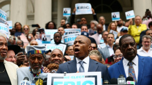 New Yorks Bürgermeister greift bei Wahlkampfauftakt linksgerichteten Rivalen an