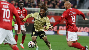 Ligue 1: Nice plomb&eacute; puis sauv&eacute; par Diouf