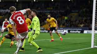 Arsenal vence Wolverhampton (2-0) e recupera lideran&ccedil;a da Premier League