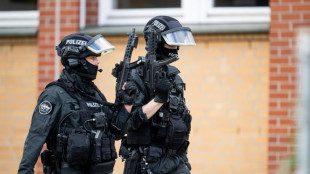 Zwei M&auml;nner auf Stra&szlig;e in Hamburg get&ouml;tet - Polizei vermutet famili&auml;res Motiv