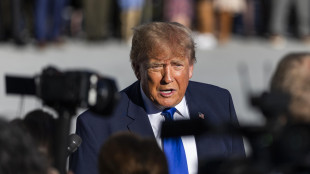 Trump insiste, 'devo decidere se fare un accordo con l'Iran o annientarlo'