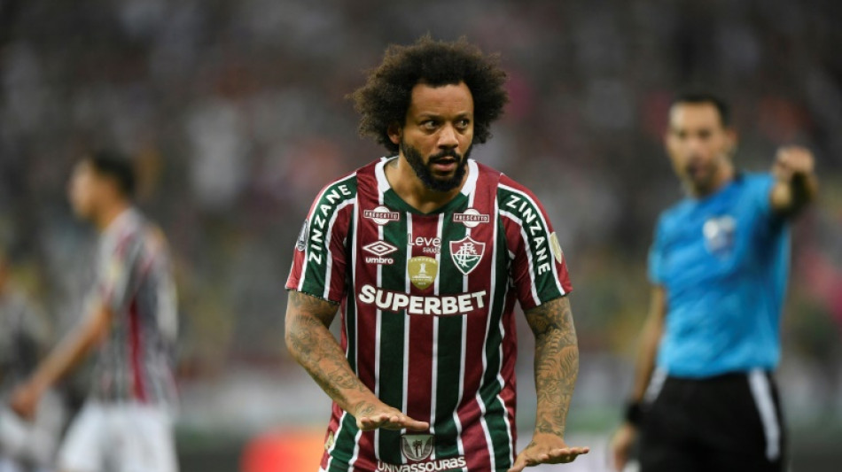 Marcelo rescinde contrato com Fluminense ap&oacute;s desentendimento com Mano Menezes