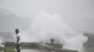 Poderoso furac&atilde;o Melissa est&aacute; prestes a tocar o solo na Jamaica