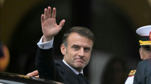 Em Buenos Aires, Macron presta homenagem a v&iacute;timas da ditadura argentina