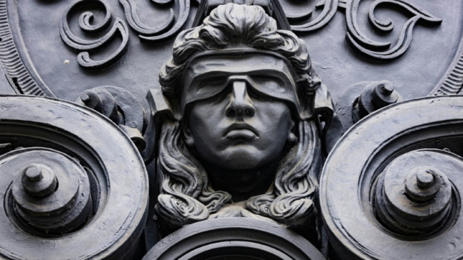 Dienstinterna an Drogenkriminelle: Achteinhalb Jahre Haft f&uuml;r Staatsanwalt in Hannover