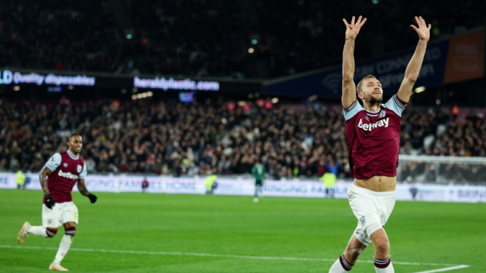 West Ham afunda Wolves (2-1) e manifesta apoio a Michail Antonio ap&oacute;s acidente