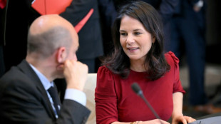 Baerbock wirft Putin "leere Worte und Versprechen" vor