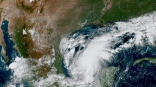 La tormenta Isa&iacute;as se convierte en hurac&aacute;n rumbo a EEUU