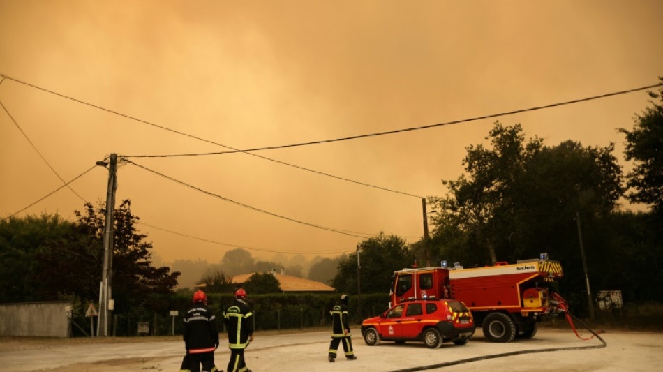 En Gironde et pr&egrave;s d'Avignon, d'importants incendies en cours et des fortes chaleurs