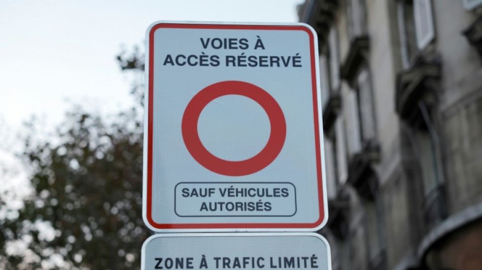 Pas encore de contrôles mais de la "pédagogie": la zone à trafic limitée instaurée à Paris