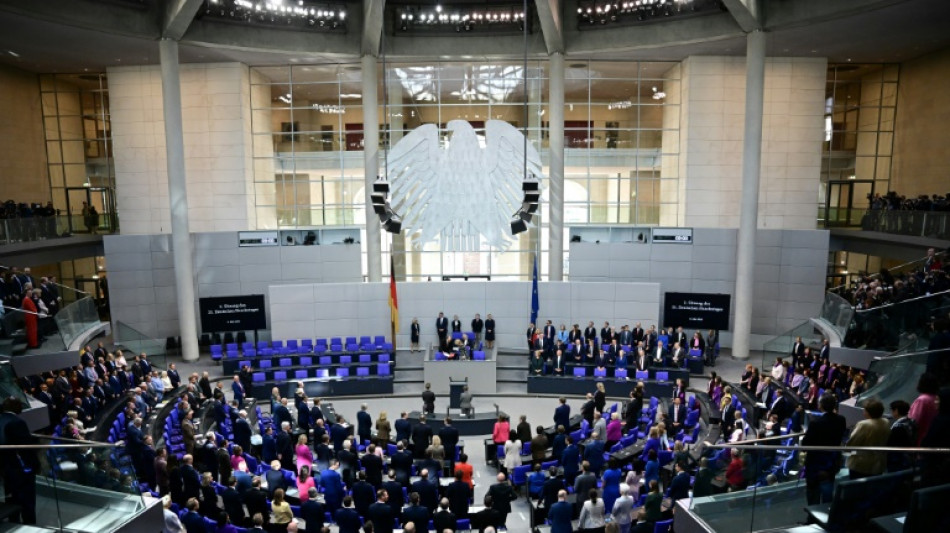 Weitere Minister stellen im Bundestag Programm vor - Aussch&uuml;sse werden vergeben
