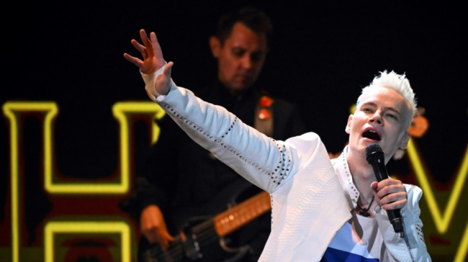 La estrella pro-Kremlin Shaman canta en Moscú por la "victoria" en Ucrania