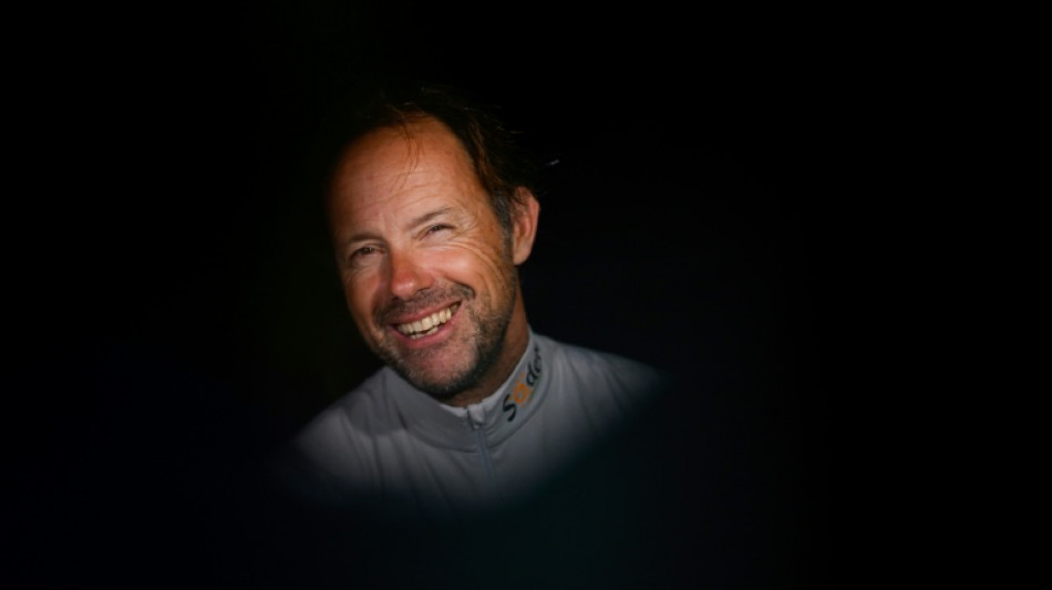 Troph&eacute;e Jules Verne: derni&egrave;res man&oelig;uvres avant record pour Coville