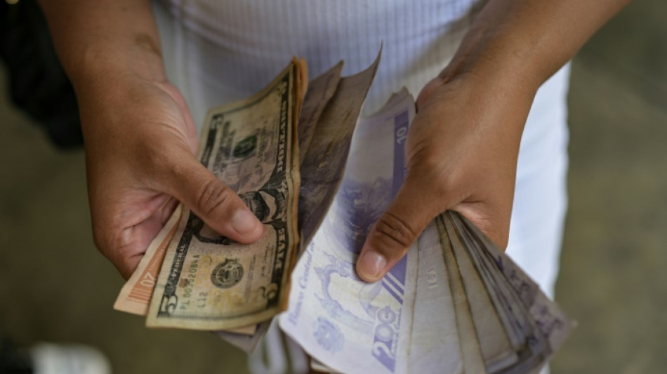 Venezuela: le dollar au noir s'envole, la peur de la crise revient
