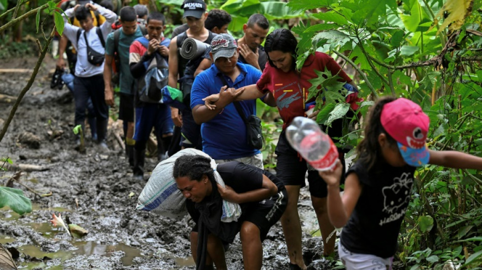 Panam&aacute; prev&ecirc; novo recorde de migrantes atravessando selva de Dari&eacute;n rumo aos EUA