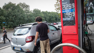 Prezzo petrolio in calo, Wti scambiato a 90,78 dollari
