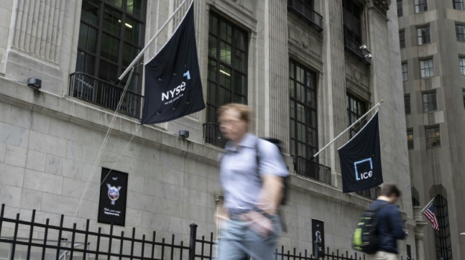 Wall Street en l&eacute;ger repli apr&egrave;s un march&eacute; du travail am&eacute;ricain plus fort que pr&eacute;vu