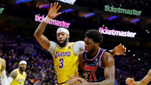 NBA: les Sixers matent les Lakers, les "splash brothers" font gagner Golden State