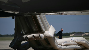 El avi&oacute;n catar&iacute; de Trump se retrasa por la inspecci&oacute;n de la rampa de evacuaci&oacute;n