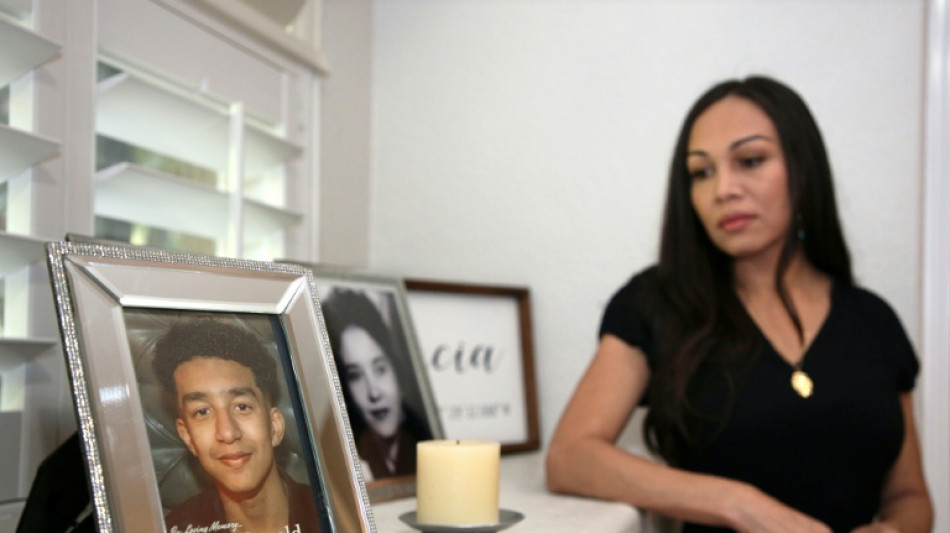 Character.AI proibir&aacute; que menores conversem com IA ap&oacute;s suic&iacute;dio de adolescente