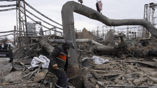 Zelensky, 'notte di massicci raid russi con 400 droni e 40 missili'