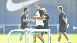 Barcelona introduce newly signed veteran midfielder Romeu