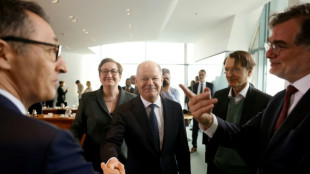Steuerzahlerbund fordert K&uuml;rzung der &Uuml;bergangsgelder f&uuml;r Minister