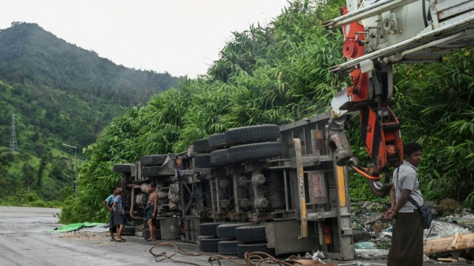 En Birmanie, les routiers sur la ligne de front malgr&eacute; eux
