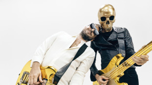 Cesare Cremonini torna a graffiare come un'esordiente con Paparazzi