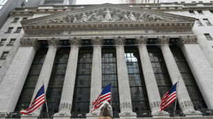 Le rebond se poursuit &agrave; Wall Street, aid&eacute; par de bons indicateurs am&eacute;ricains