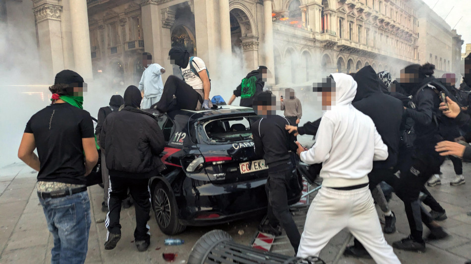 Tg1, trovata la 'mente' della pagina Movimento 17 ottobre