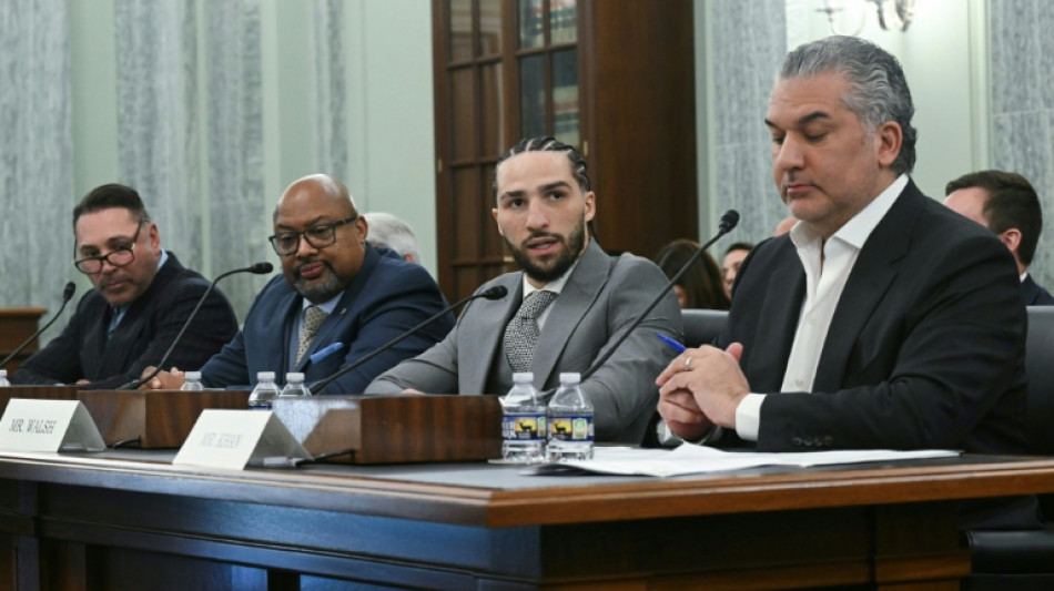 De La Hoya and Ali's grandson slam proposed federal boxing reform