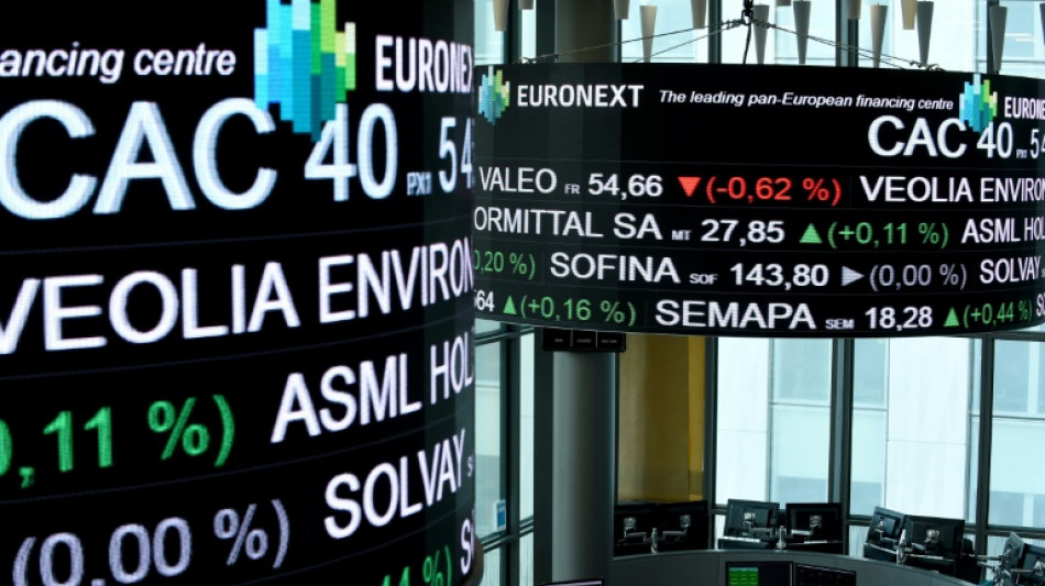 La Bourse de Paris en petite hausse, les taux d'emprunts flambent