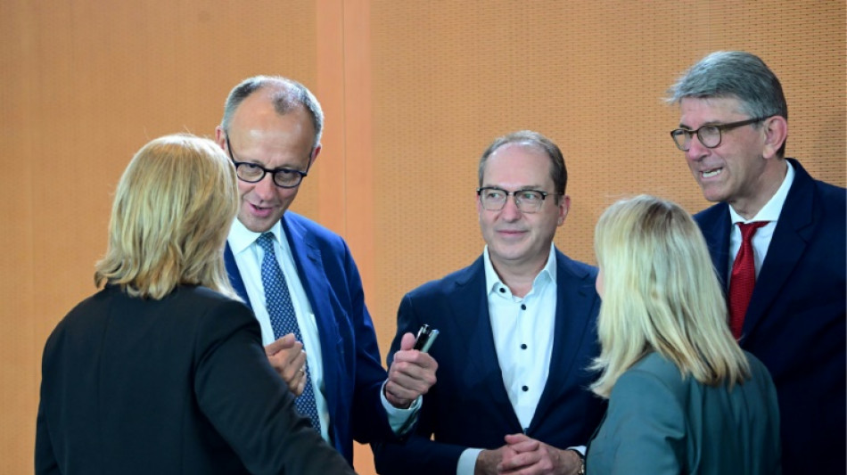 "Politbarometer": Union und SPD weiter ohne Mehrheit - Großteil zufrieden mit Merz