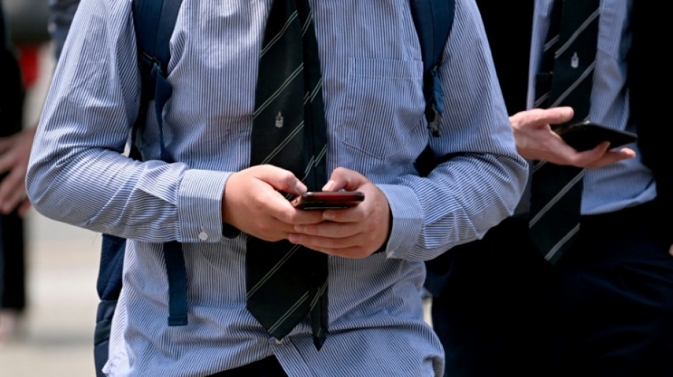 Reddit y Kick ser&aacute;n incluidos en restricciones australianas de redes sociales