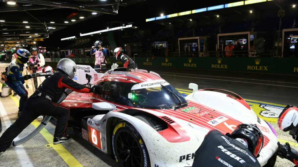 24 Heures du Mans: Ferrari mène d'une courte tête, Porsche et Toyota en embuscade