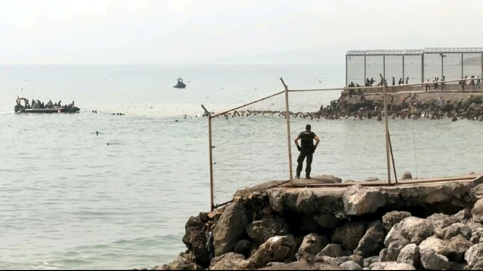 Neuf morts durant l'entr&eacute;e massive de migrants &agrave; Ceuta, Madrid envoie l'arm&eacute;e