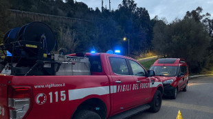 Auto con 5 giovani cade da un ponte, muore 20enne in Gallura