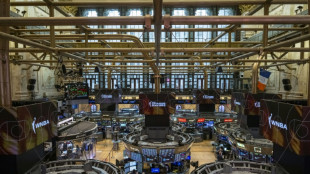 Wall Street termine en hausse, &eacute;ni&egrave;mes records pour Nasdaq et S&P 500