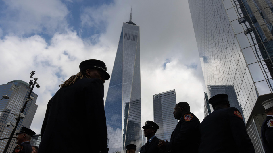 La rabbia dei pompieri di New York per l'amianto nell'aria dopo l'11/9, 'sconcertante'