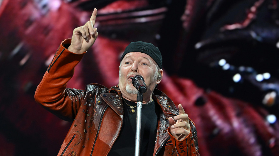 Vasco Rossi, "C'&egrave; chi dice no esce nel 1987, dopo 39 anni rimane sempre attuale"