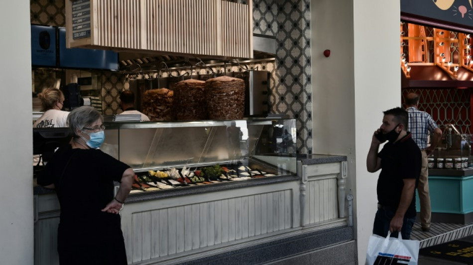 La Gr&egrave;ce et Chypre suspendent le port du masque pour la saison touristique